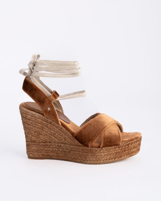 Petite Goyas Velvet Caldera