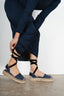 alpargata-plana-de-mujer-con-cintas-y-brillos-azul-1